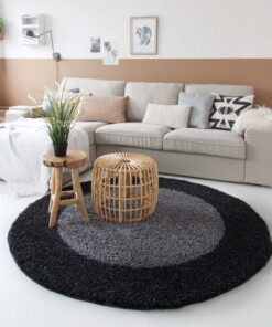 Dywan okrągły z długim włosiem - Trend Frame antracytowy - sfeer, thumbnail Dywan okrągły z długim włosiem - Trend Frame antracytowy - sfeer, thumbnail
