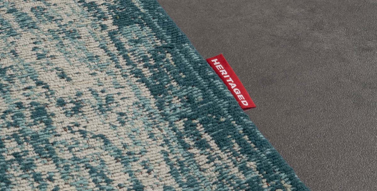 Dywan vintage - Village szary/niebieski - close up zijkant Dywan vintage - Village szary/niebieski - close up zijkant