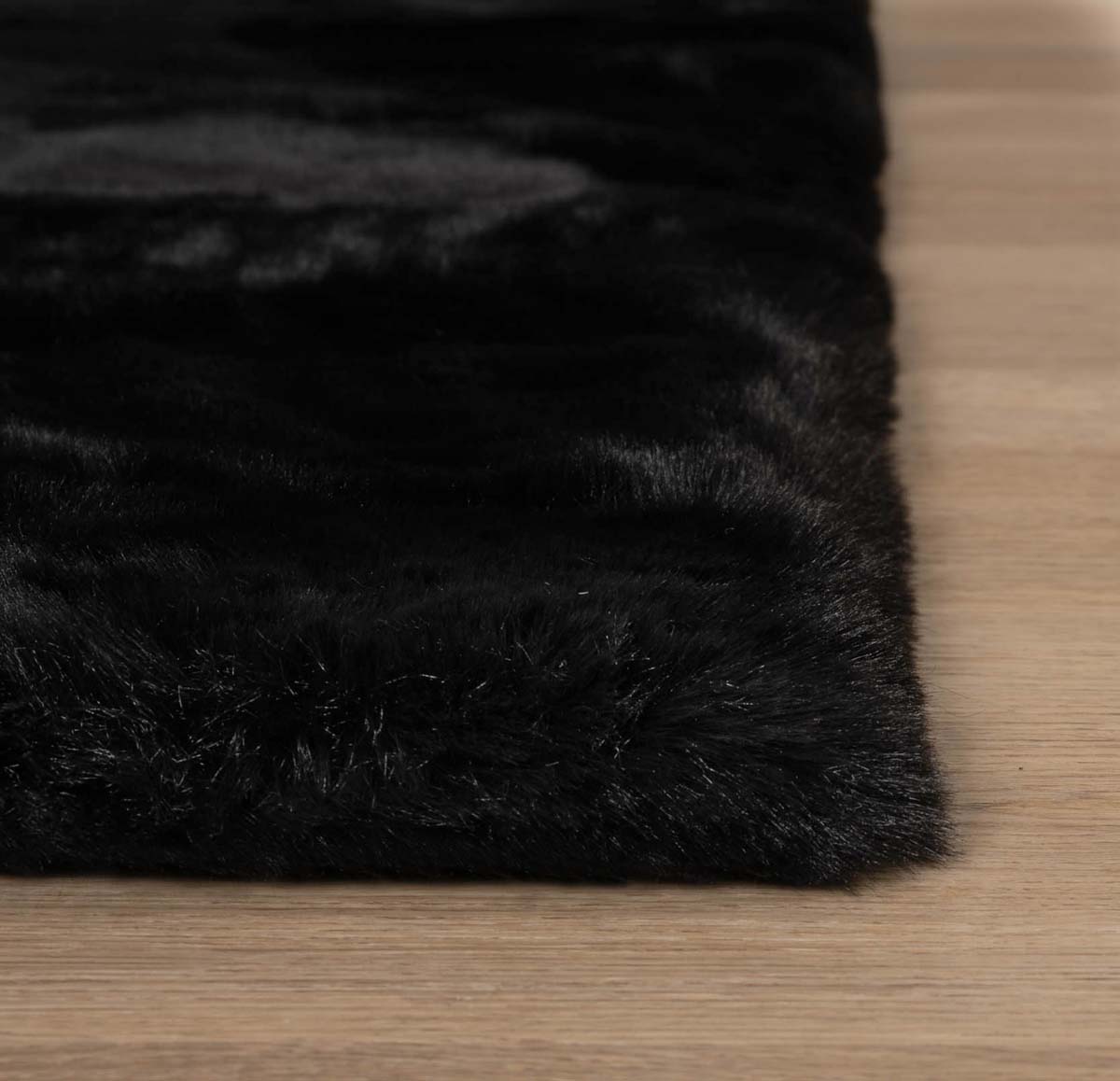 Dywan puszysty - Comfy plus czarny - close up Dywan puszysty - Comfy plus czarny - close up