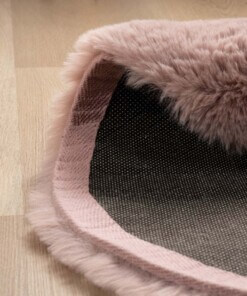 Dywan dziecięcy z wielorybem - Fluffy różowy - close up, thumbnail