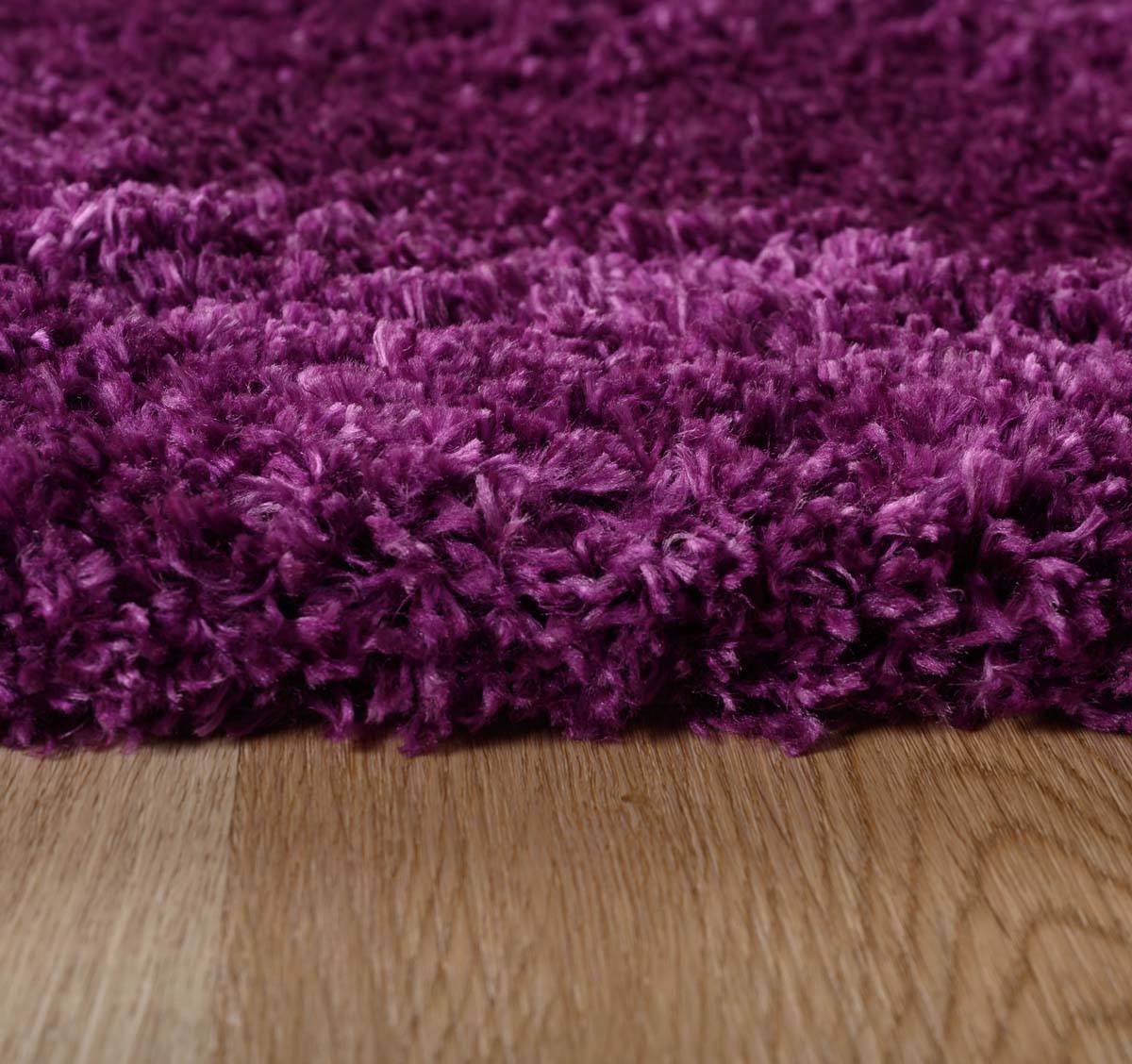Dywan owalny z długim włosiem - Cozy Shaggy fioletowy - close up Dywan owalny z długim włosiem - Cozy Shaggy fioletowy - close up