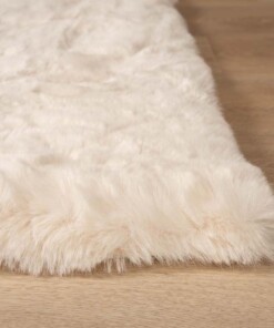 Dywan puszysty - Comfy Deluxe kremowy - close up, thumbnail Dywan puszysty - Comfy Deluxe kremowy - close up, thumbnail