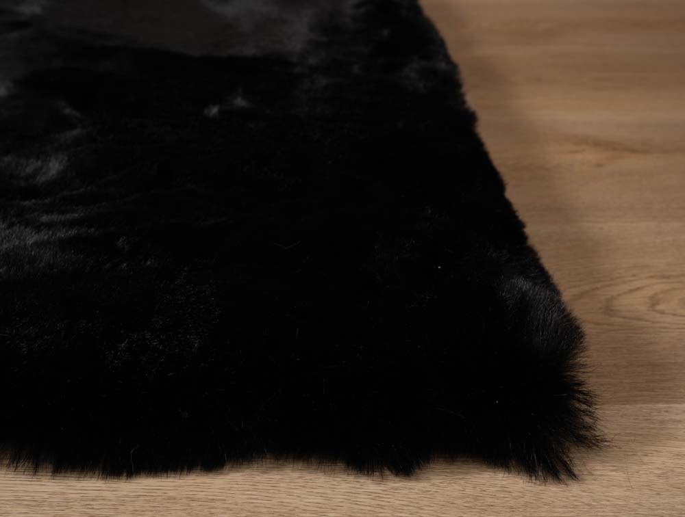 Dywan puszysty kwadratowy - Comfy Deluxe czarny - close up Dywan puszysty kwadratowy - Comfy Deluxe czarny - close up