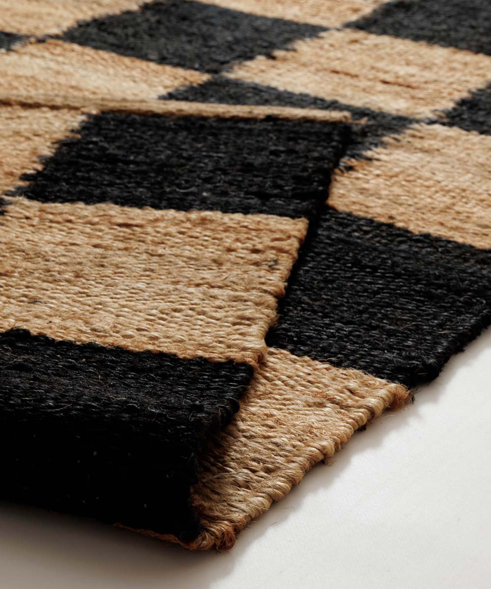Dywan jutowy - Patch naturalny/czarny - close up Dywan jutowy - Patch naturalny/czarny - close up