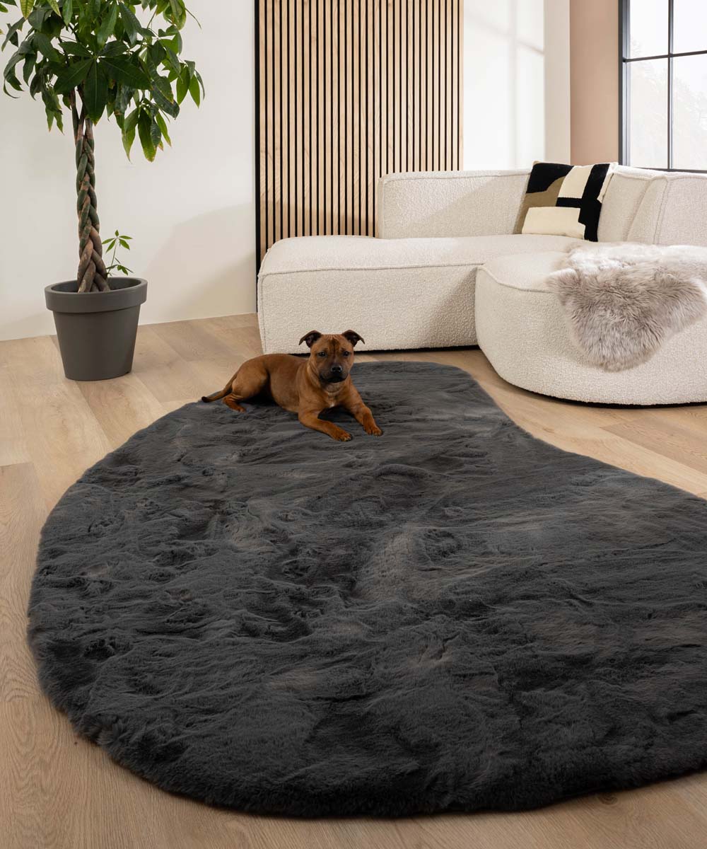 Dywan puszysty o organicznym kształcie - Comfy Plus ciemnoszary - sfeer Dywan puszysty o organicznym kształcie - Comfy Plus ciemnoszary - sfeer