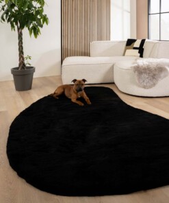 Dywan puszysty o organicznym kształcie - Comfy Plus czarny - sfeer Dywan puszysty o organicznym kształcie - Comfy Plus czarny - sfeer
