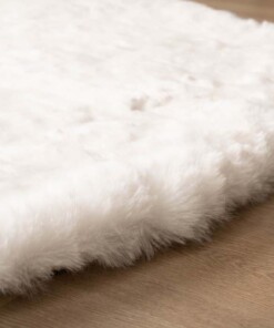 Dywan puszysty okrągły - Comfy Deluxe biały - close up, thumbnail Dywan puszysty okrągły - Comfy Deluxe biały - close up, thumbnail
