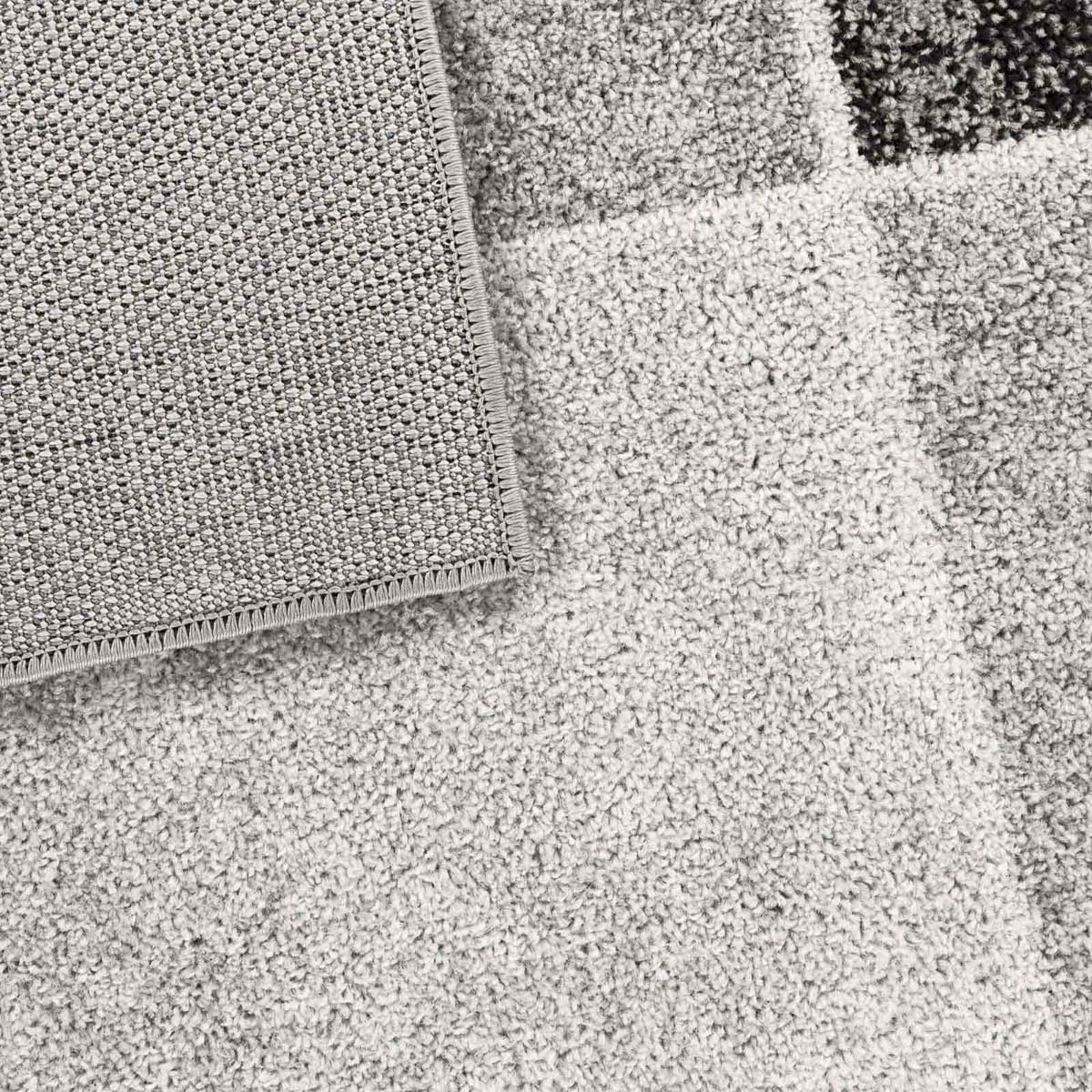 Dywan w kratkę - City Chic szary - close up Dywan w kratkę - City Chic szary - close up