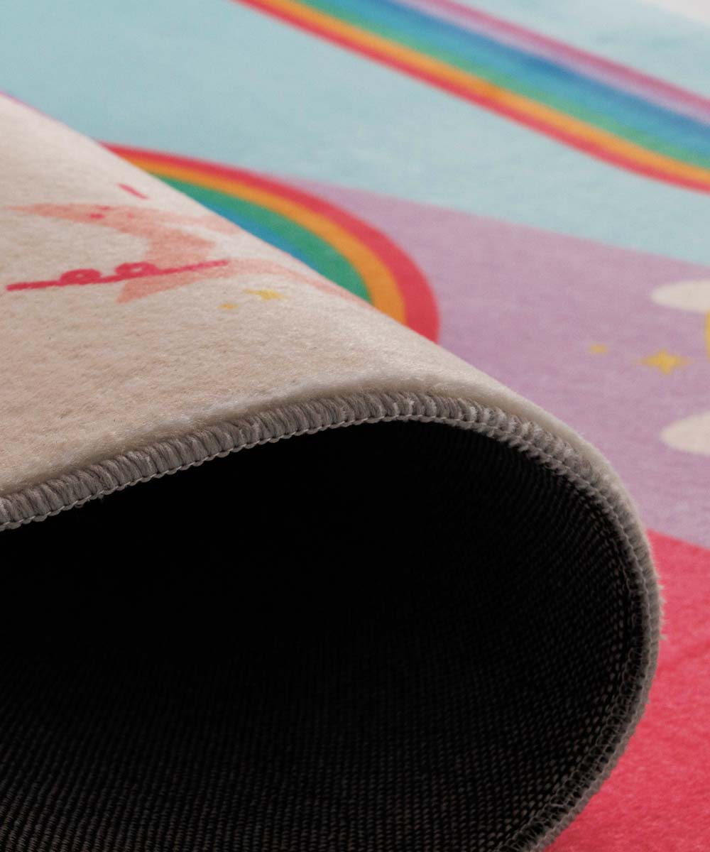 Dywan dziecięcy z jednorożcem - Snugway Rainbow multi - close up Dywan dziecięcy z jednorożcem - Snugway Rainbow multi - close up