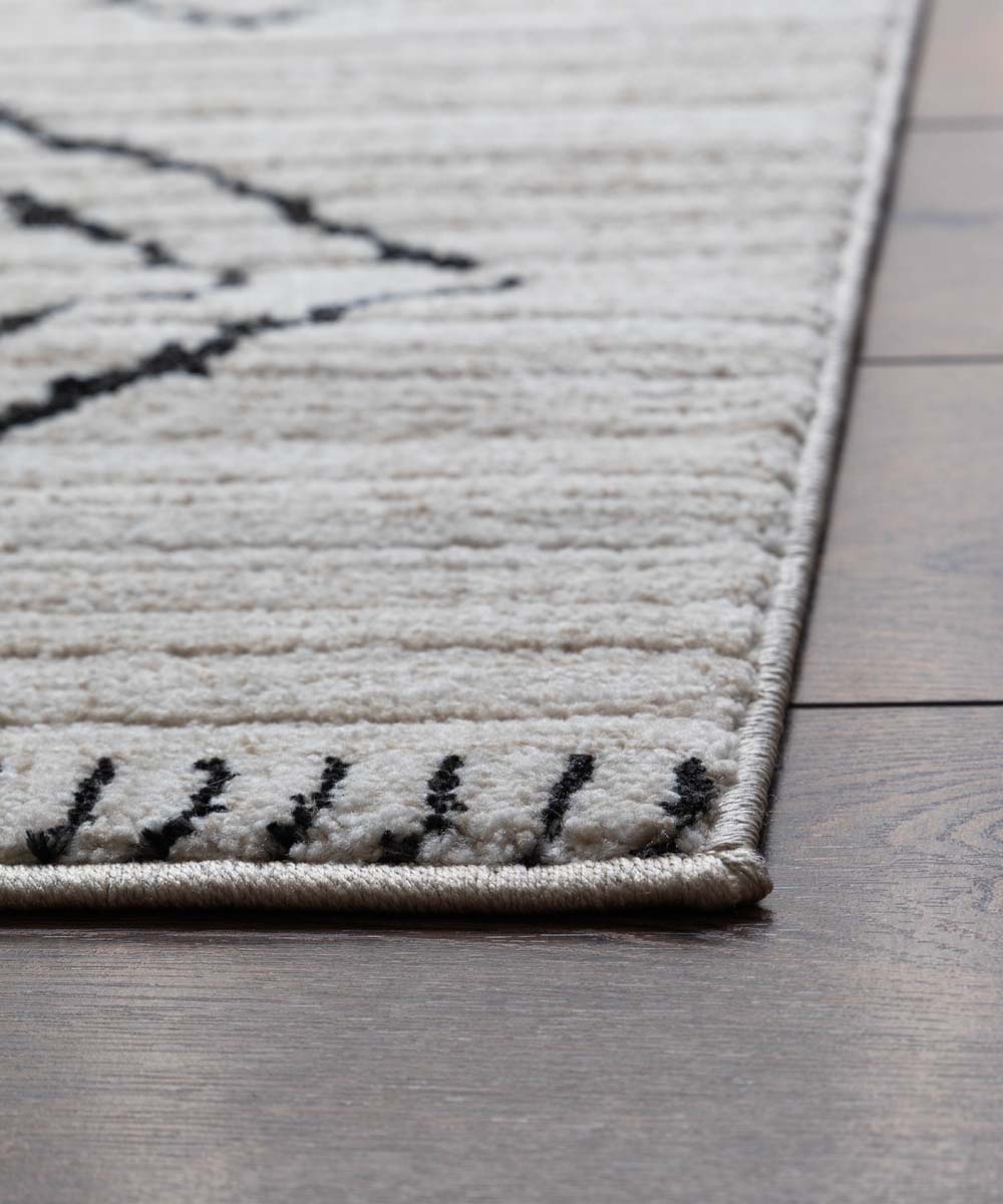 Dywan berberyjski - Beni Ouarain Bahij kremowy/czarny - close up Dywan berberyjski - Beni Ouarain Bahij kremowy/czarny - close up