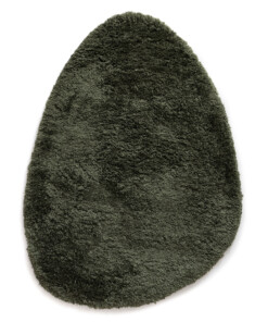 Dywan shaggy o organicznym kształcie - Sveve Pebble moss green - overzicht