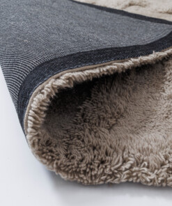 Dywan designerski - Tjørne Bris taupe - close up, thumbnail